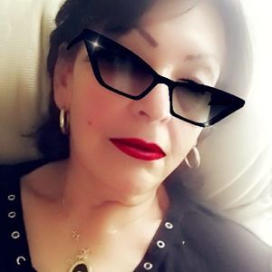 Meet your Posher, Linda